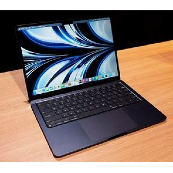 Apple 13 inches MacBook Air, M2 chip with 8-core CPU and 8-core GPU, 16 GB RAM, 256 GB SSD, macOS Sequoia, Midnight